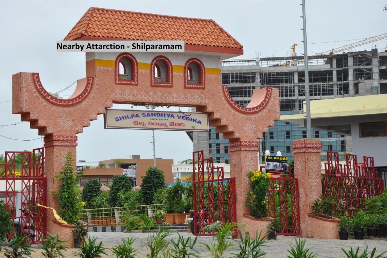 Oyo 10373 Apartment The Icon Homes Hyderabad Exterior photo
